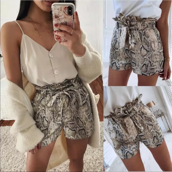 Boho snakeskin print paperbag shorts tan - Picture 3 of 5